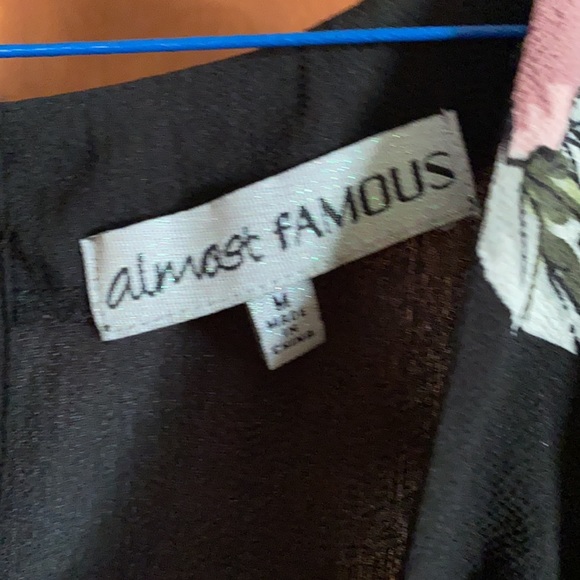 Beautiful floral black dress - Picture 3 of 6